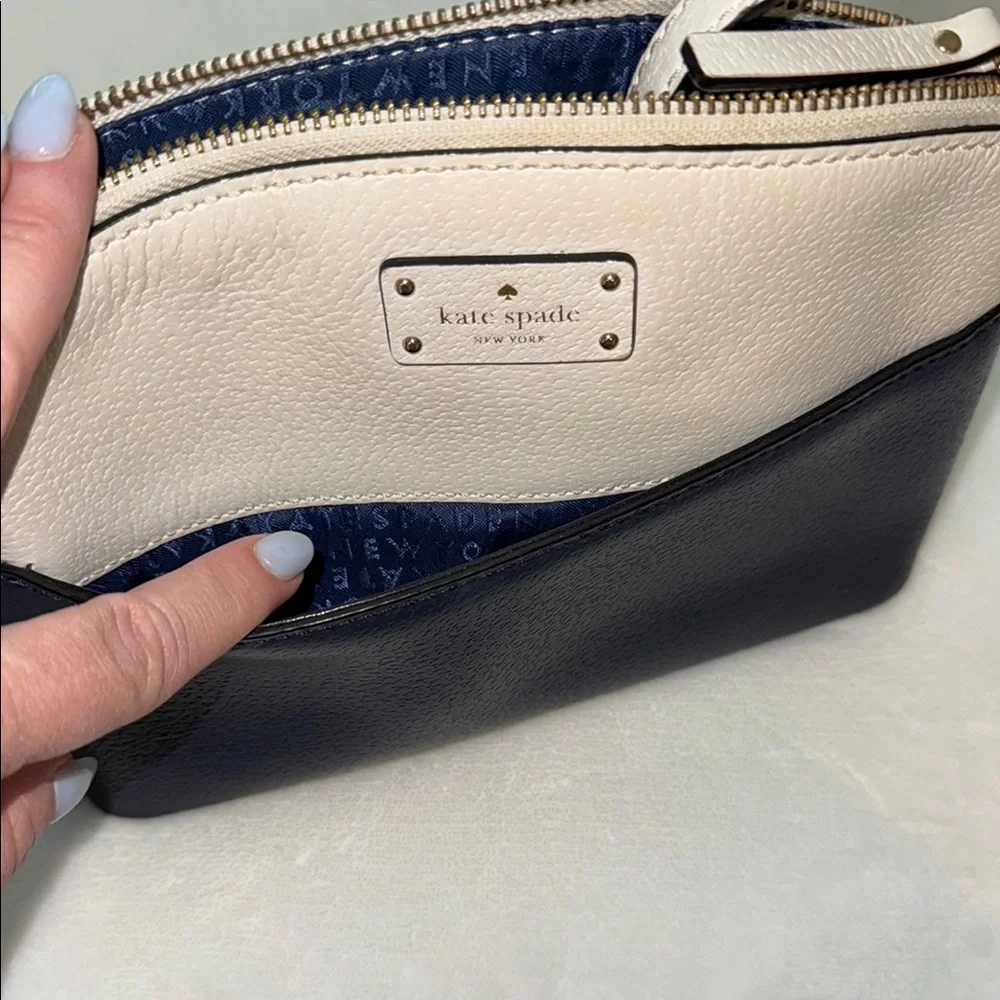 Kate Spade crossbody leather purse Navy and Cream small with exterior pocket